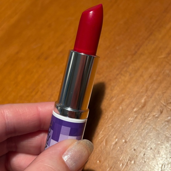 CLINIQUE Pop Lip Color Lipstick + Primer Cherry Pop - Picture 5 of 15